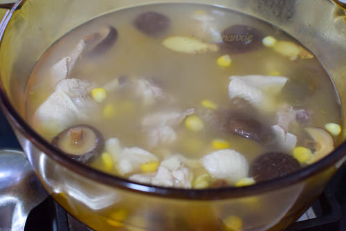 香菇|白露前后,爱用这几种材料炖汤,清甜可口不上火,不加调料都很鲜