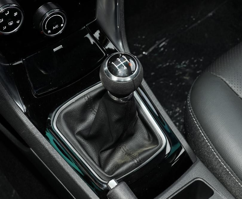 工具|我的新款比亚迪F3:便宜省油的代步工具,上下班再也不用日晒雨淋