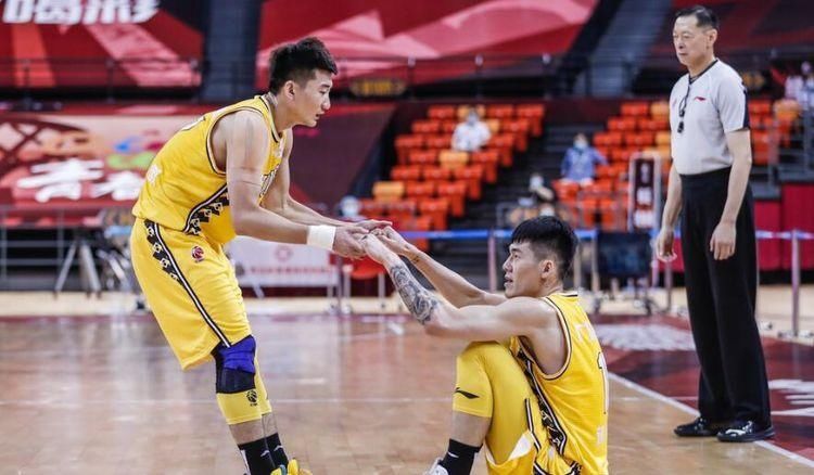 本场比赛|16投12中狂砍28+10力证第一控卫，6失误太扎眼，孙铭徽变搅局者