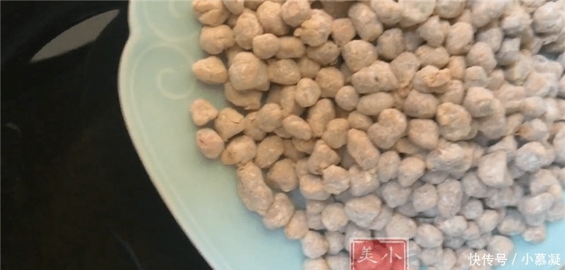 鸡蛋|一碗花生米, 打入2个鸡蛋, 做出来比酒鬼花生还香、还酥脆