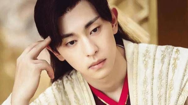  王一博|年度最受欢迎男演员评选，朱一龙第三王一博第二，第一名断层领先