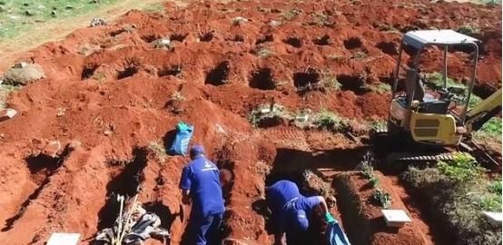 人类|防疫不力，巴西总统被告上国际法庭：“危害人类罪！”