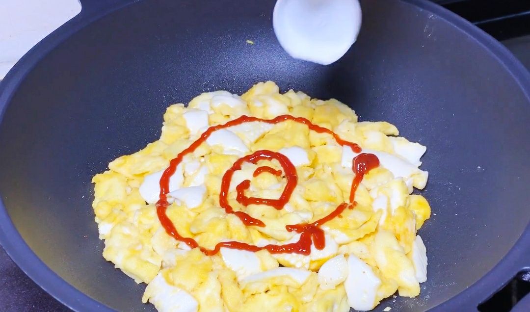  家里的孩子|2个馒头3个鸡蛋，教你做中式披萨，成本不到3元钱，小孩抢着吃