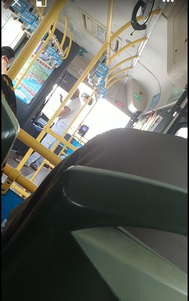  老年|没有老年证少投5角钱 乘客与司机发生激烈争吵