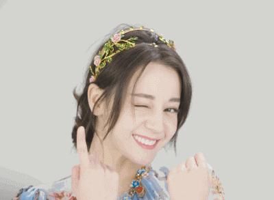 戴眼镜|戴眼镜的靳东更有味道，一身休闲装像大学学长，哪像44岁的人？