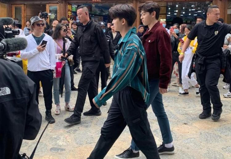  宝藏|综艺《极限挑战宝藏行》，综艺有剧本，嘉伦这一期输出的笑点挺多