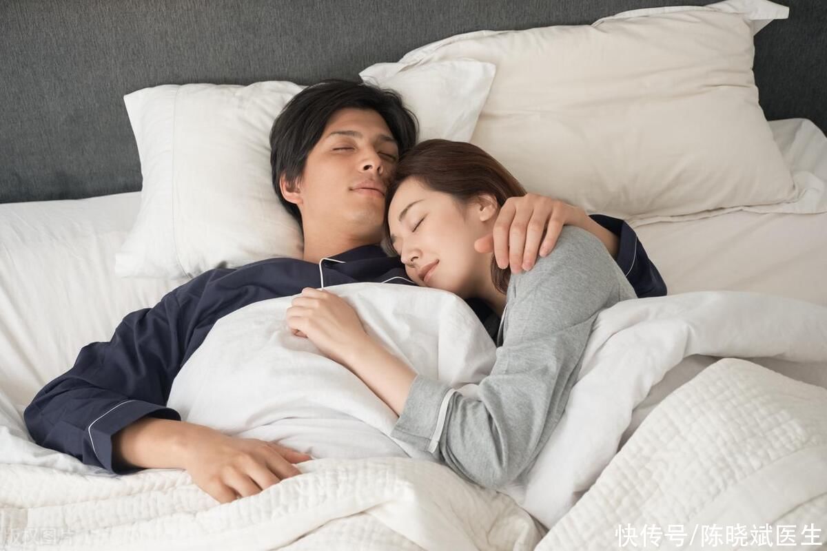 正常夫妻必做的五个小常识(“夫妻生活”时不要太慌乱，注意这5点，可保身体没毛病)