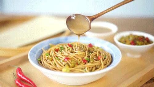 乡愁|6分钟还原地道堂食风味，这道热干面好吃到爆！一碗解乡愁