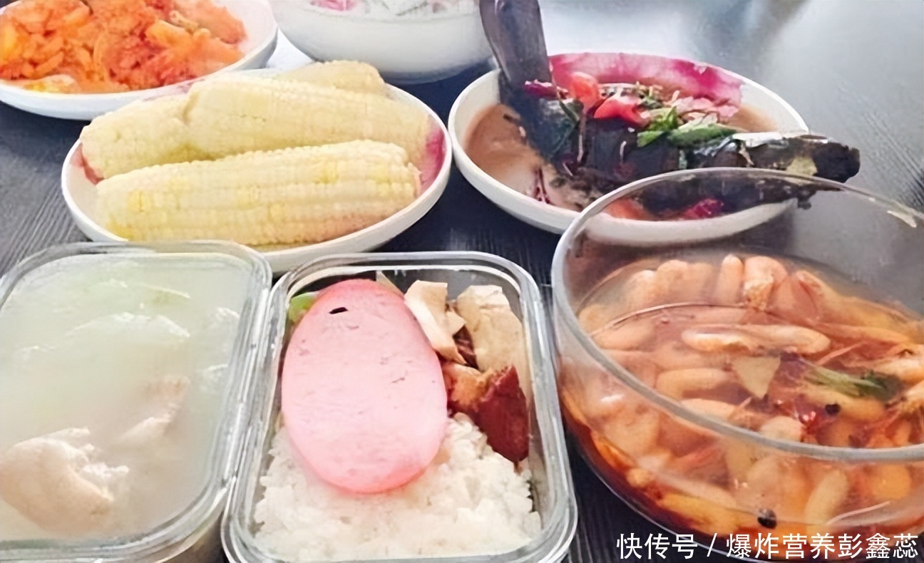 寿命短的人吃饭有3个坏习惯(调查发现：寿命短的人，吃饭会有这3个坏习惯，越早戒掉越健康)