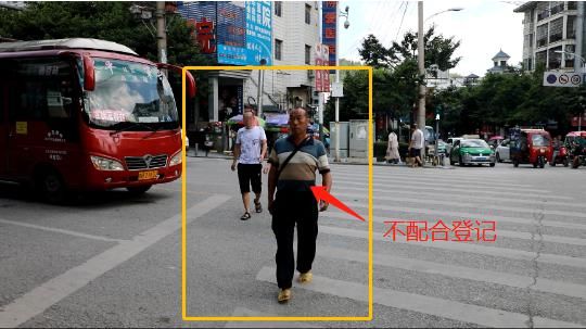 违规行为|又一波行人横穿马路被曝，看看有你认识的吗？