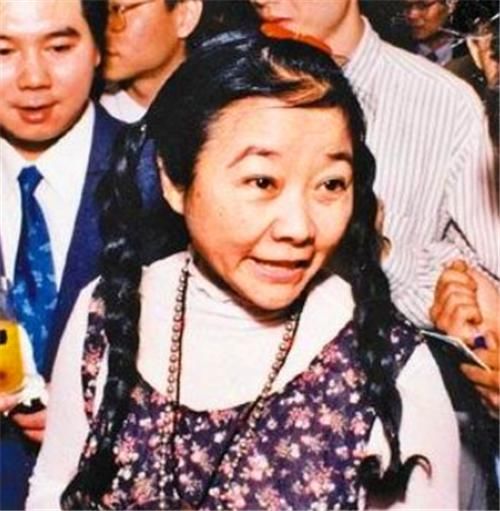  家产|中国第一女富豪，丈夫被绑后神秘失踪30年，她将830亿家产全捐了