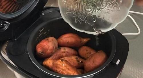  特别|在家烤红薯很简单，只需1个电饭煲就能搞定，特别香甜！