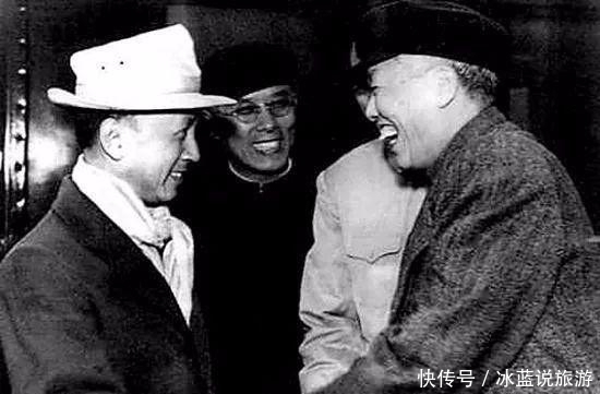  划掉|钱学森参加国宴却找不到自己座位，服务员：主席把你名字划掉了！