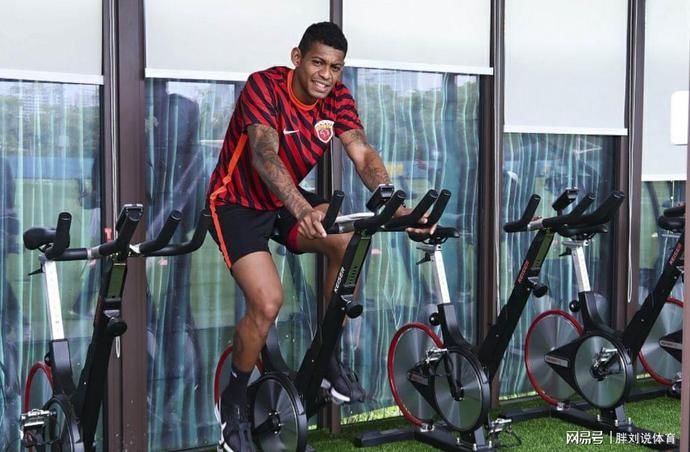  收到|胡尔克收到8个国家的报价，称金钱已对他不重要，看来是赚够了