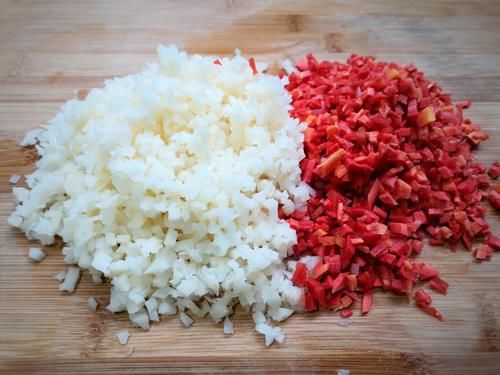 莲菜蔬菜饼|这两种食材,一个健脾一个护眼,搭配做成小饼,咬一口满嘴香!