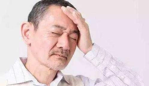 血管|血液粘稠的人，清晨起来多有4个表现，多吃3物，清血管垃圾防血栓
