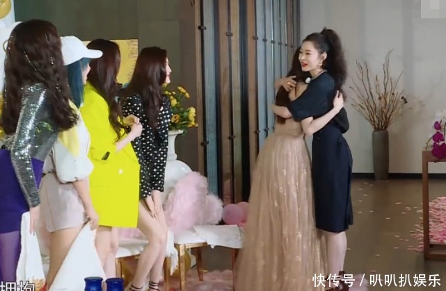 嘉宾|跑男5位女嘉宾入场,baby只拥抱三位,谁注意对另外两人的态度