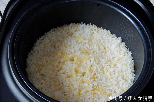 胡萝卜|换着花样吃米饭,美味饱腹配料多,比寿司简单,当早餐正合适