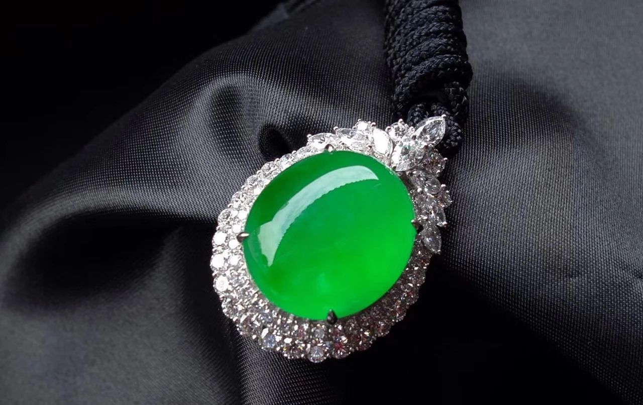 二镯|一蛋二镯三珠链……快来看看翡翠的最新价值排名!