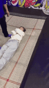 段子|搞笑GIF段子：老婆，你这笑容我看发慌，有啥你就直说吧