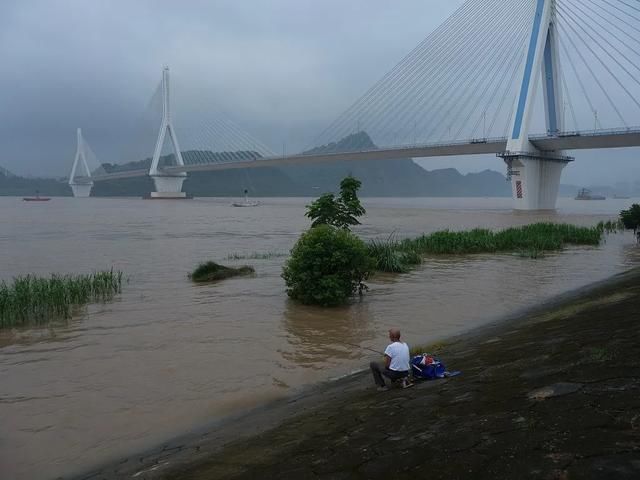 入库流量|洪水会让三峡大坝发生位移吗？