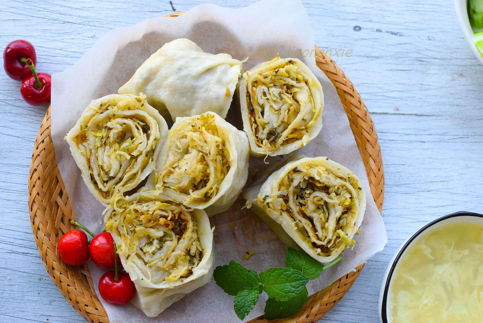 菜蟒|不发面不捏褶子,简单一卷上笼蒸熟,比包子简单,早餐吃很美