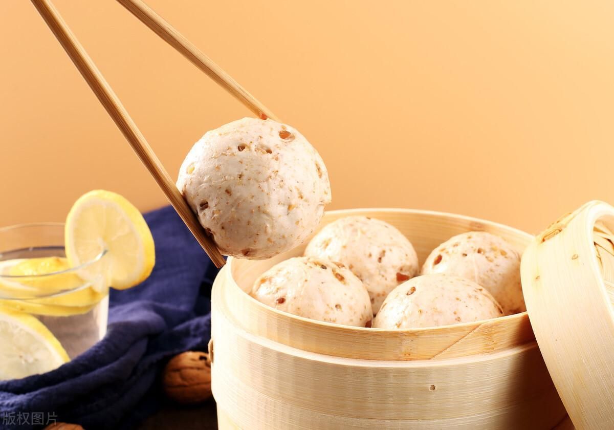 馒头放在冰箱里三天会致癌吗(馒头放冰箱超过3天会产生致癌物！不能吃？靠谱的解释来了)