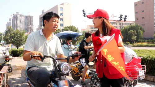 小喇叭|文明交通“小喇叭”亮相街头倡导市民文明出行