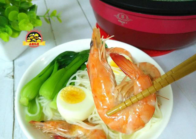  悄悄的|三伏天晚餐这样吃，既能填饱肚子，又不会长胖，体重悄悄的就轻了