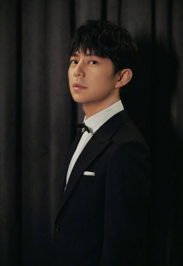 抵制肖战|何老师综艺节目中内函肖战粉丝举行恶性事件19数万人网络投票遏制肖战回归综艺节目