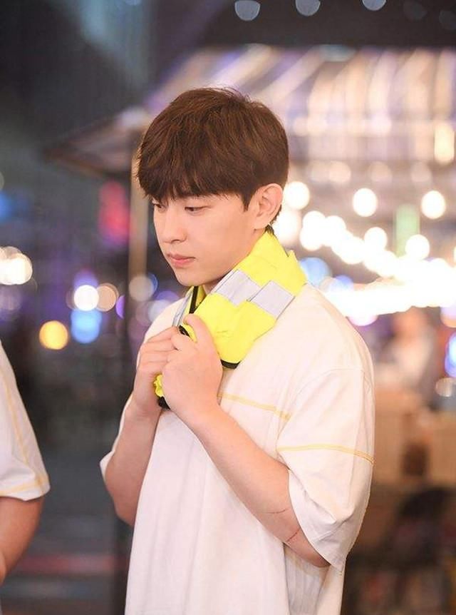  成本|《极挑》收官收视率新高，赵小棠打伞引争议，邓伦泪目成本季赢家