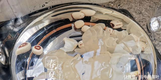 干燥|秋季干燥，别忘记给家人多煲这汤，充满果香，可口又香甜，好喝