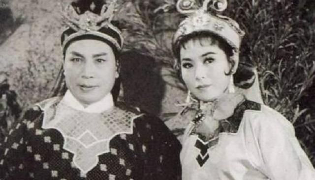  原因|何鸿燊送他终身免费吃喝VIP卡，他丝毫不感谢，原因：赌场输光3亿多