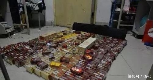 租户|房东收拾租户退的房间时,开门时被眼前的一幕吓了一跳!