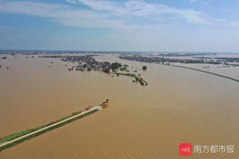 亲水平台|洪水袭击南方:湘江长沙段水位上涨,江西鄱阳圩堤决口处将围堵