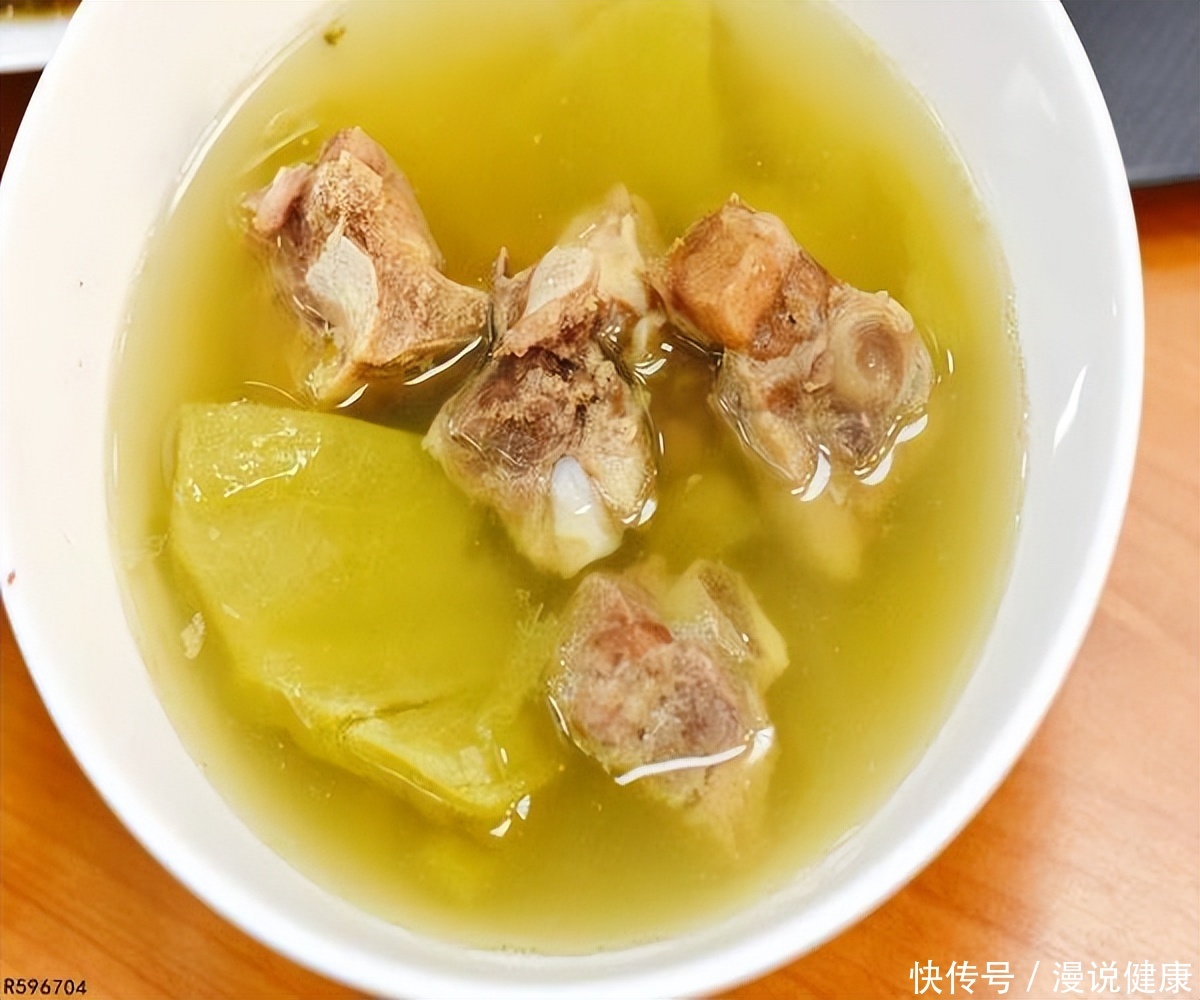 专家教你真正靠谱的补钙方法(被爸妈信奉的“补钙神器”真不补钙！真正补钙，还不如做好这4点)