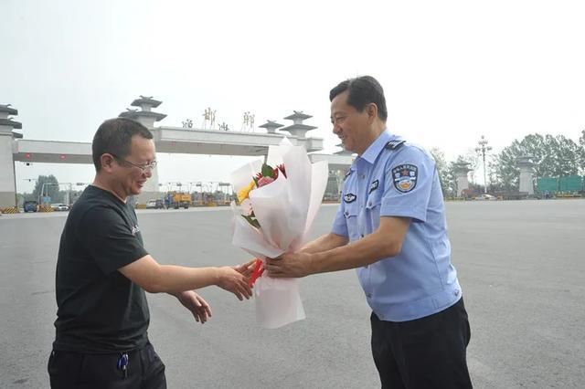  民警|21年追凶路，他在睡梦中被民警抓获