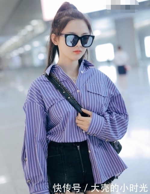 太过分|杨超越也是没谁了,双腿P得太过分,却意外被膝盖给暴露了!