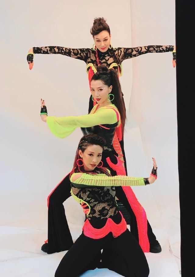  沈梦辰|沈梦辰丁当4人发文告别《乘风破浪》但内容截然不同，态度很鲜明