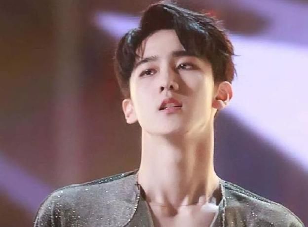  训练生|当韩国练习生有多苦？周震南三个月才走出阴影，赵让被前辈欺负！