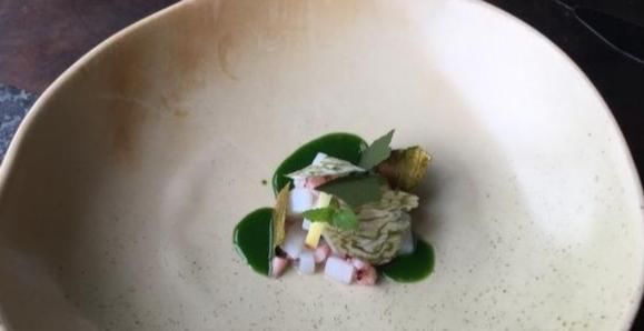 体验|亲临体验全澳最著名法国餐厅,品17道菜,赏55层美景,就餐3小时