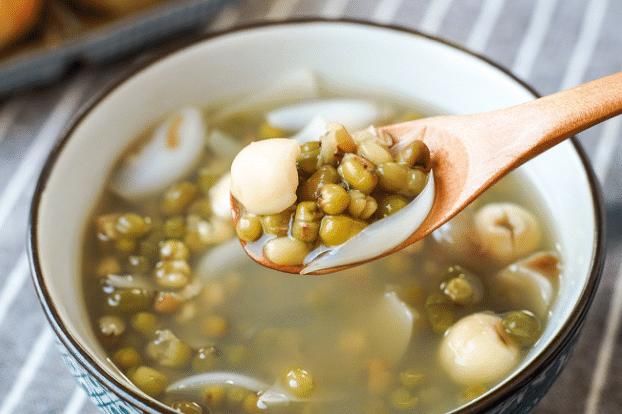 最怕|酒精最怕的解药,不是牛奶!而是不显眼的“它”,酒前吃不易醉