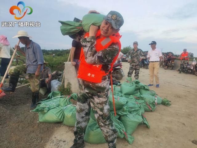 责任|在汉逆行的杨东旭:勇敢过后 全是责任