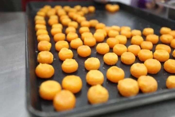 月饼|发月饼啦,快来尝尝高校里的中秋味道