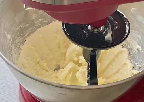  巴斯克芝士蛋糕|别再做电饭锅蛋糕了，现在流行它！比戚风蛋糕更柔软，简单零失败