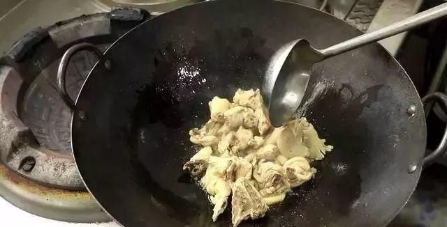  煸炒|教你煸炒鸡正宗做法，只需简单几步，比饭店做的都好吃