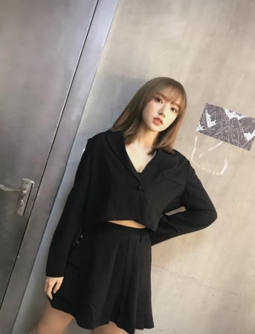  宽松|有种“逆袭”叫程潇瘦了，将“石油裤”穿出宽松感，谁还敢说她腿粗