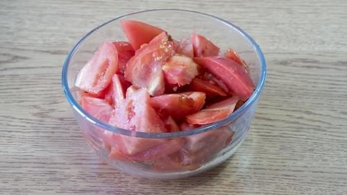 晚饭|晚饭3菜1汤，依然是家常的食材简单的做法，一家人吃得特别满足