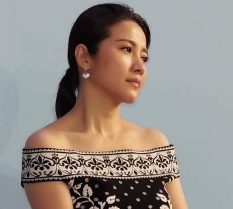  女演员|曾8次获影后却无戏可拍，倪萍说她是“最牛女演员”，没有之一