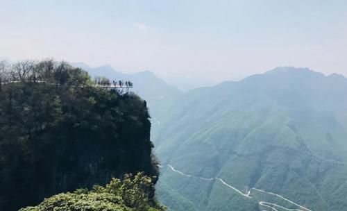  云海奇观|坐着电梯也能上的汉中龙头山究竟有啥美景？